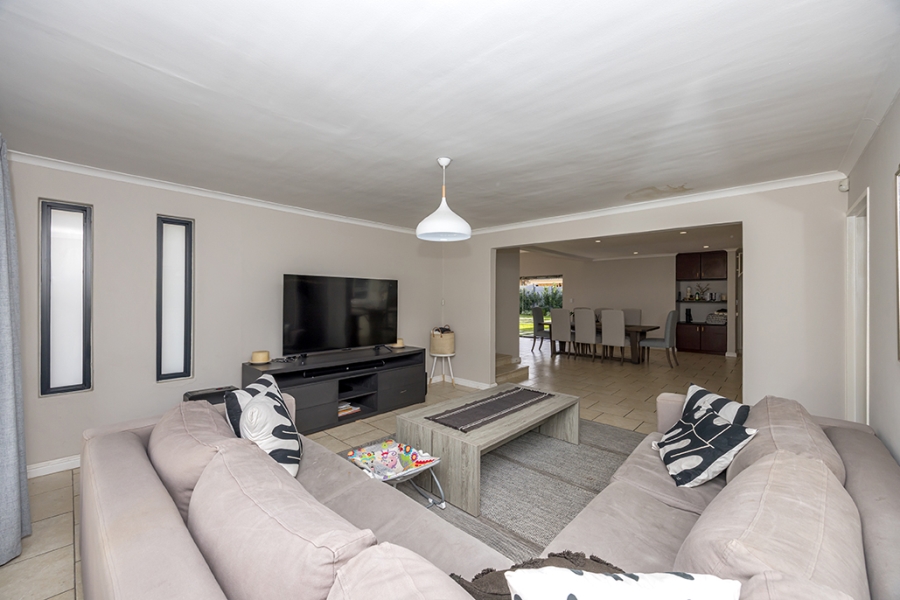 4 Bedroom Property for Sale in Amanda Glen Western Cape